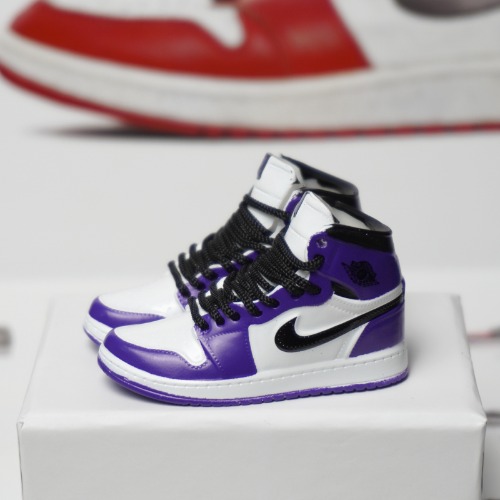 신발 미니어쳐 Nike Air Jordan 1 AJ1 white and purple toes MT-0184