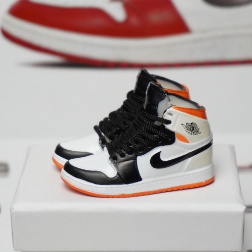신발 미니어쳐 Nike Air Jordan 1 AJ1 black and white orange MT-0138